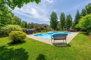 12 Rachel Way, Bedford, NH 03110