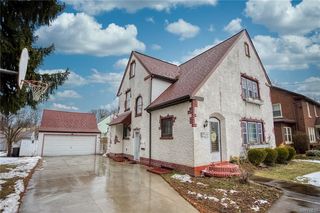 1122 Garrett Ave, Niagara Falls, NY 14305