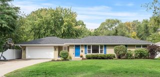 4616 Nord Dr, Bloomington, MN 55437