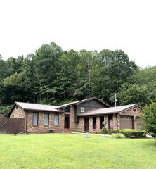 61 Leatherwood Ln, Dana, KY 41615