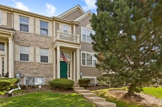 886 Galway Ln, Hampshire, IL 60140
