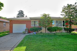 915 Worcester Ave, Westchester, IL 60154