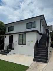210 Beacom Blvd #B, Miami, FL 33135