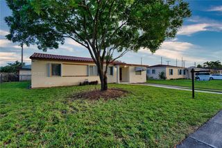 10100 SW 35th Ter, Miami, FL 33165