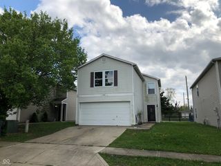 10861 Glenayr Dr, Camby, IN 46113