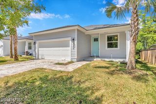 650 BEGONIA Street, Atlantic Beach, FL 32233