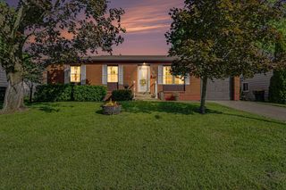 750 Crescent Dr, West Jefferson, OH 43162
