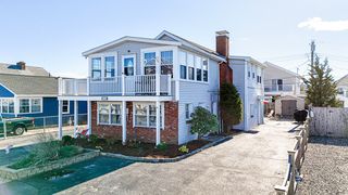 93 Concord St #B, Seabrook, NH 03874