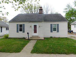 814 E  College Ave, Greenville, IL 62246