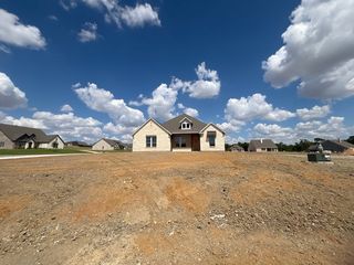 800 Monterey Cir, Van Alstyne, TX 75495