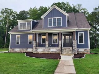 404 Octavia Dr, Yorktown, VA 23693