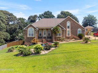 408 Dixieland Dr, Byron, GA 31008