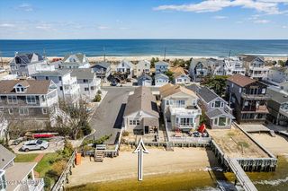 2 Riverview Pl, Sea Bright, NJ 07760