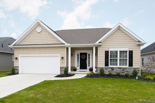 85 Glen Meadow Dr, East Amherst, NY 14051