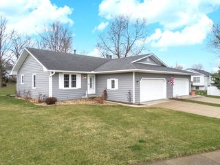 1012 Laesch Ave #A, Bloomington, IL 61704