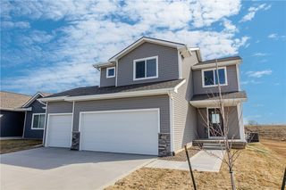 204 S  Valley View Dr, Norwalk, IA 50211
