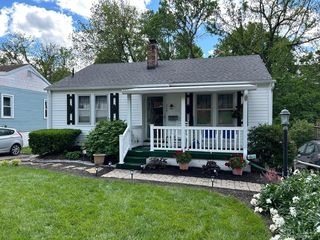 229 McGuire Ln, Cincinnati, OH 45215