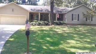 1967 Thunderbird St SW, Hartselle, AL 35640
