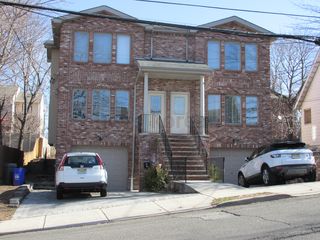 843 Pleasantview Ter #2, Ridgefield, NJ 07657