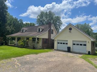 7 School St, Rienzi, MS 38865