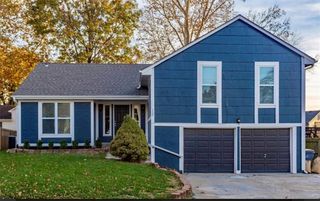 127 E  Nelson Cir, Olathe, KS 66061