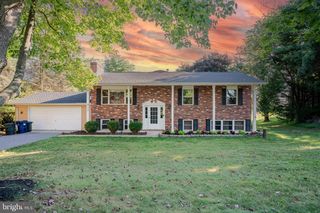 913 Cindy Ln, Westminster, MD 21157