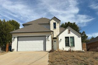 5817 Stonegate Cir, Granbury, TX 76048