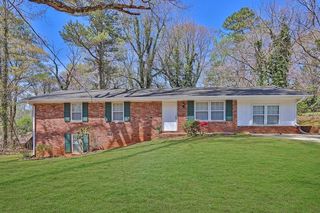272 Colchester Dr, Stone Mountain, GA 30088
