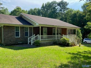 169 Highland Ave, Laceys Spring, AL 35754