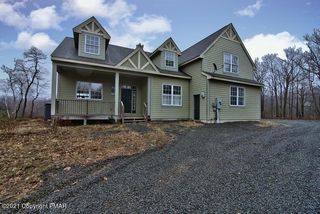 251 Wild Pines Dr, Long Pond, PA 18334