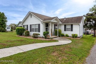 1002 E  1st Ave, Lenoir City, TN 37771