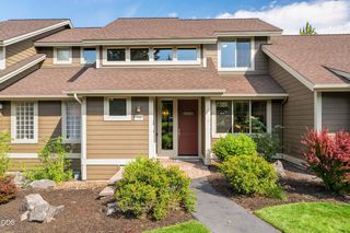 718 Sage Country Ct, Redmond, OR 97756
