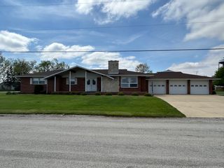 117 Dolbee, Oakwood, IL 61858