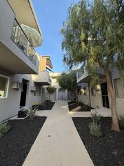 5730 Yolanda Ave #2011, Tarzana, CA 91356