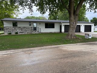 201 NW 9th St, Pocahontas, IA 50574