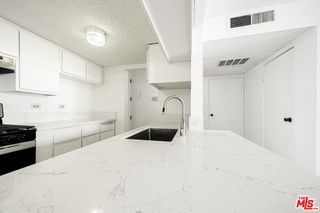 421 S  La Fayette Park Pl #711, Los Angeles, CA 90057