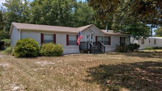 623 Barn Rd, Bonneau, SC 29431