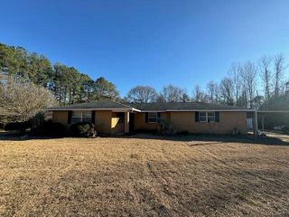 13 Johnson Ln, Foxworth, MS 39483