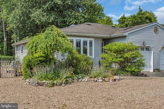 11 Emerald Dr, Barnegat, NJ 08005