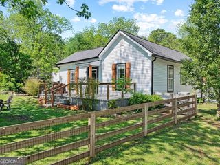 6261 Grove St, Lula, GA 30554