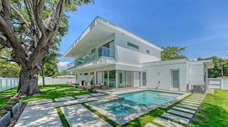 2010 Hyde Park Cir, Sarasota, FL 34239