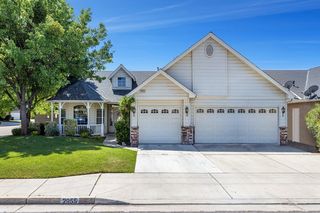 2955 E  Christopher Dr, Fresno, CA 93720