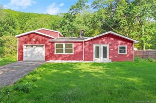 90 Nearbrook Drive, Newtown, CT 06470