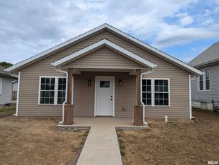 1308 N  12th St, Quincy, IL 62301