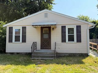 1052 S  Pine Rd, Bay City, MI 48708
