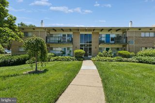 4901 Americana Dr #204, Annandale, VA 22003