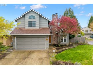 8620 SW Hamlet St, Tigard, OR 97224