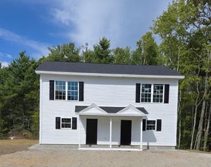 7 Blueberry Ln #1, Kennebunkport, ME 04046