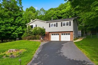 31 Laura Road, Monroe, NY 10950