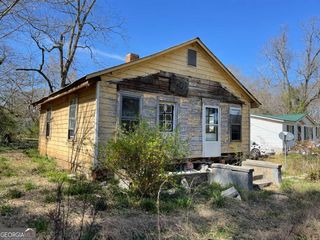 225 N  College Ave, Hartwell, GA 30643